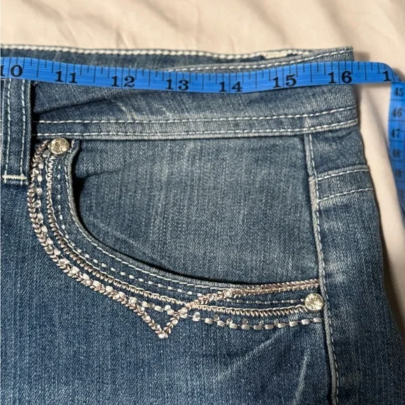 EARL Women’s Denim Jean Capris with Rhinestone Accents - Picture 5 of 9